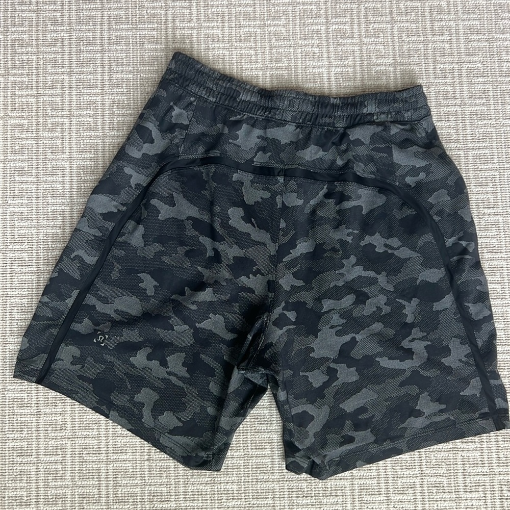 Lululemon Pace Breaker Linerless Short 7" black camo Sz XS